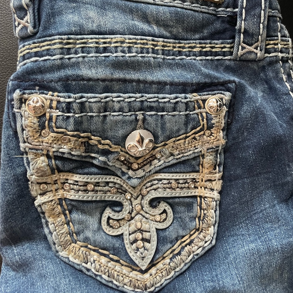 Rock Revival Crops 24